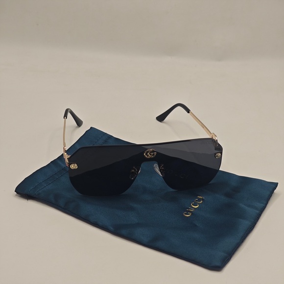 Gucci Black and Gold Sunglasses with Red Accents - Picture 2 of 7